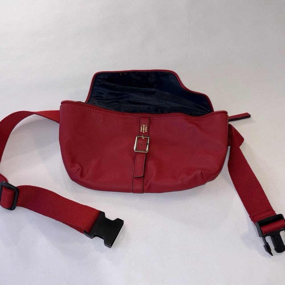 Vintage Red Tommy Hilfiger faux leather fanny pack belt bag - Picture 2 of 10